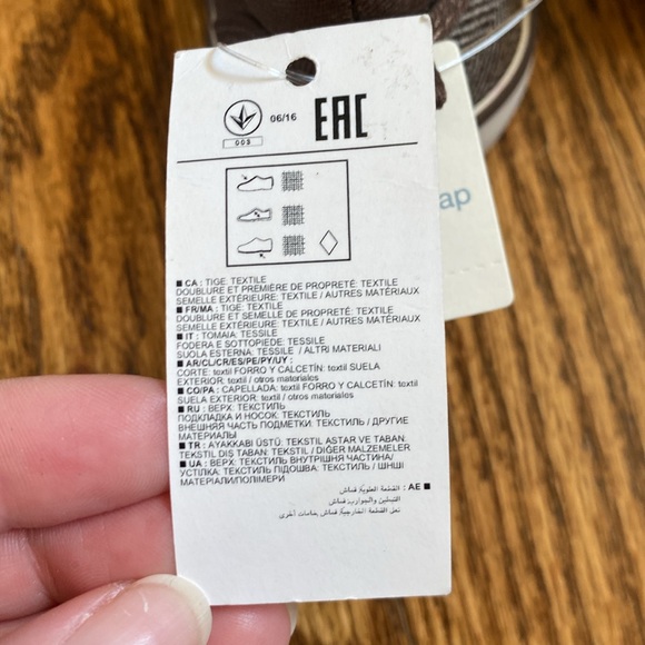 NWT Baby Gap toddler size 9 brown slip on shoes - Picture 6 of 6